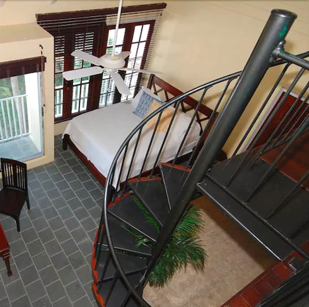 Club Comanche Hotel St Croix 54/58