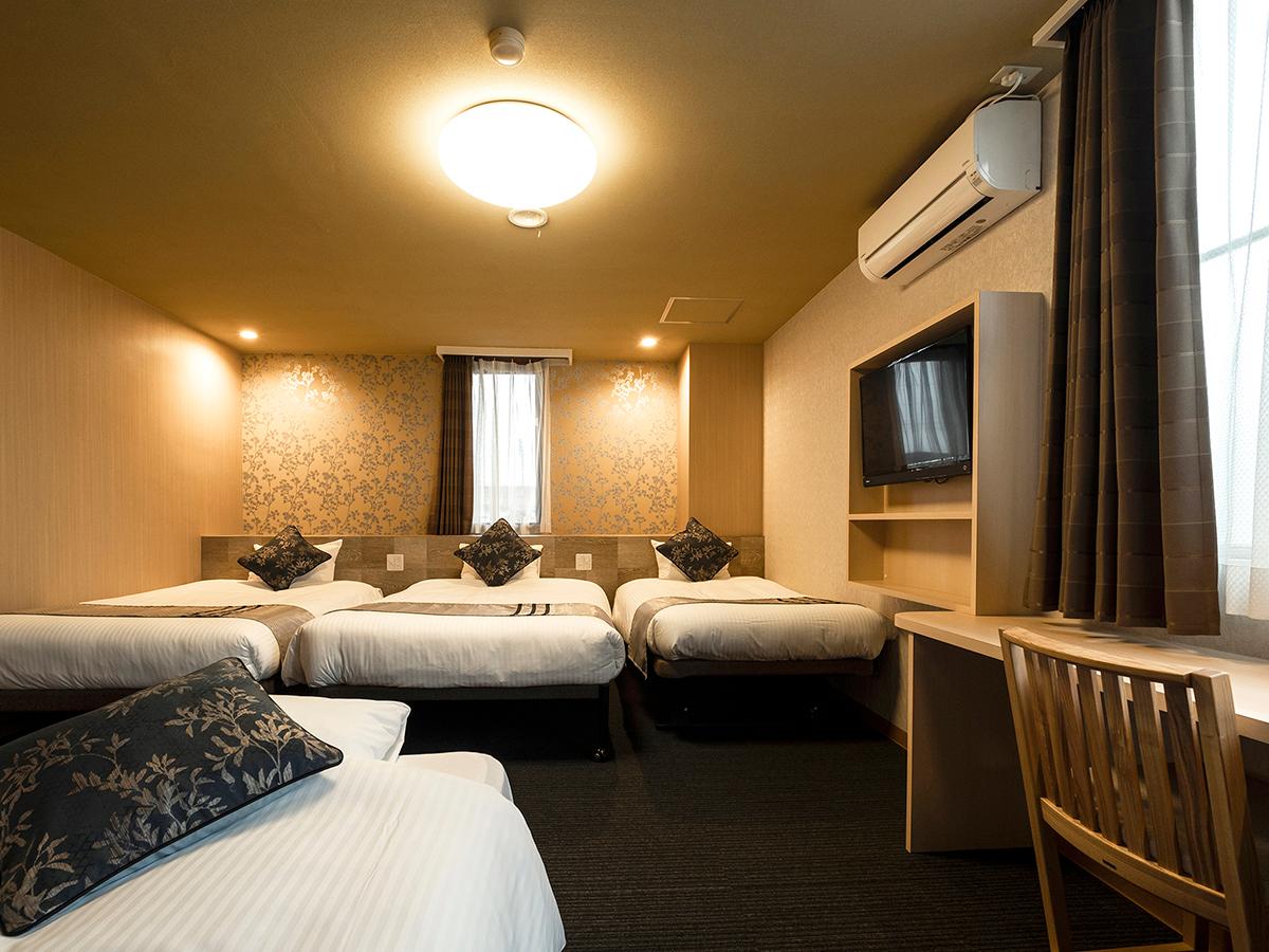 Semi Room, Family, 2 Semi Double and Twin Beds