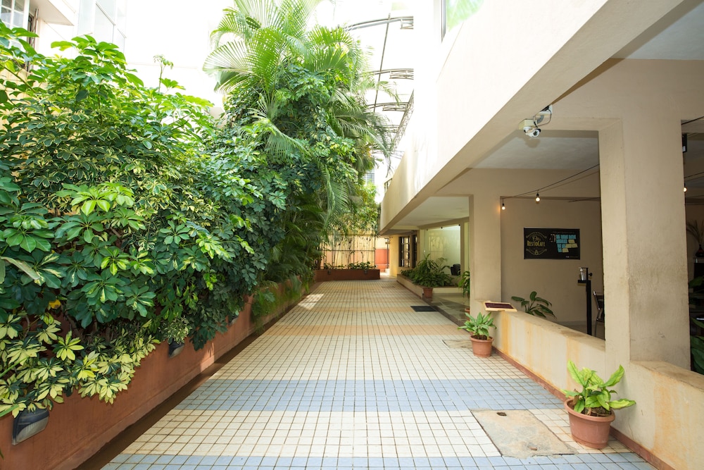 Pearlsuites 46/50
