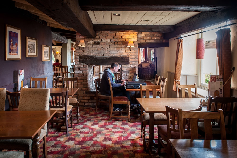 Admirals Table By Marston S Inns 15/23