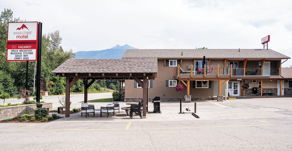 Swiss Chalet Motel 2/43