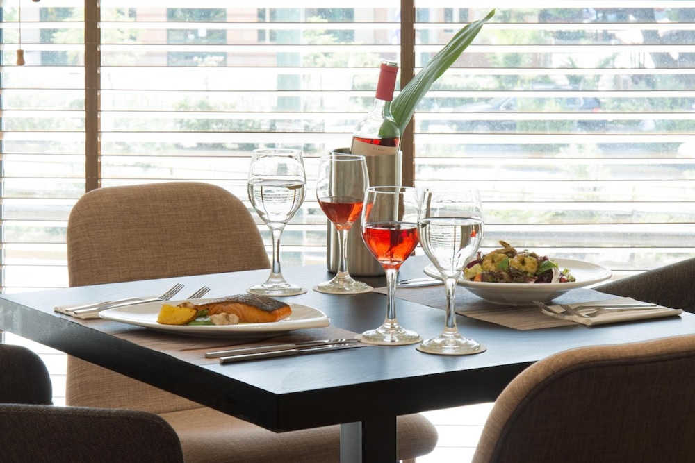 Athens Avenue Hotel 36/41