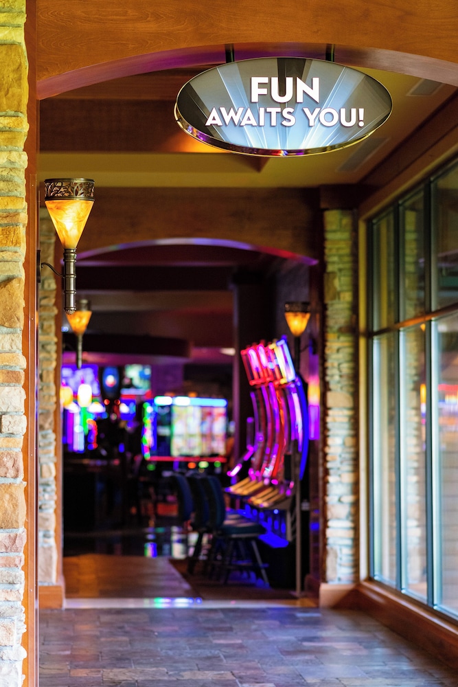 Silver Reef Hotel Casino Spa 8/50
