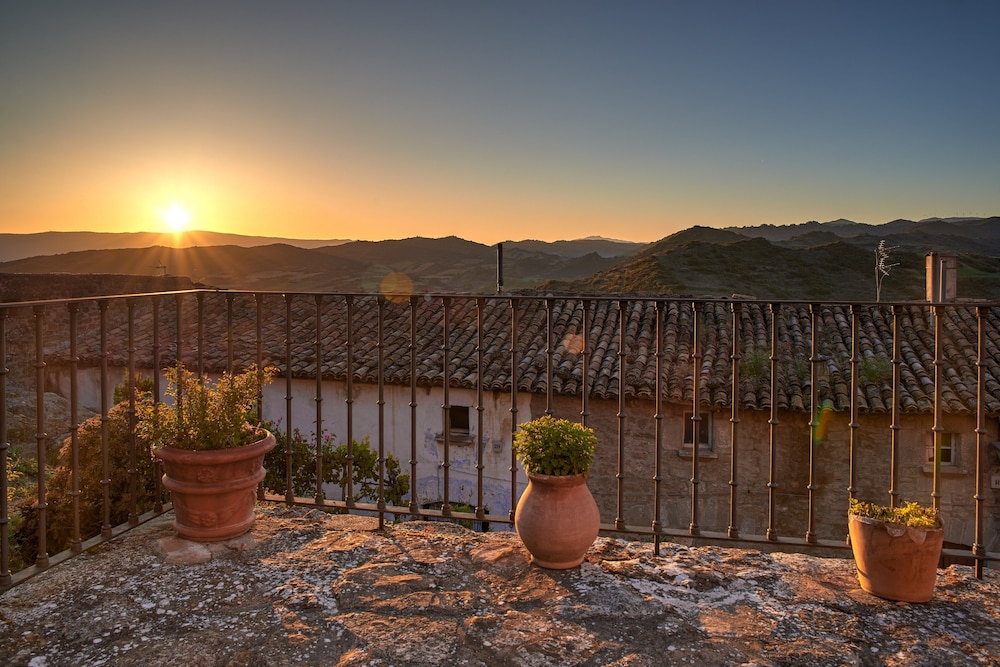 Parador de Sos del Rey Catolico 66/71