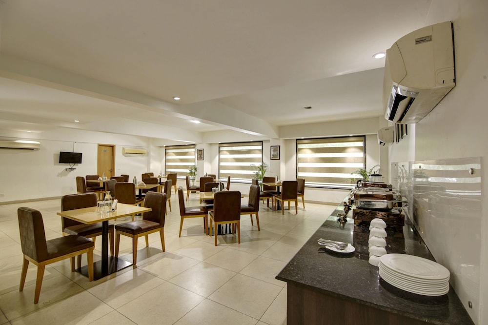 Saltstayz Corporate Suites – Golf Course Road 39/50