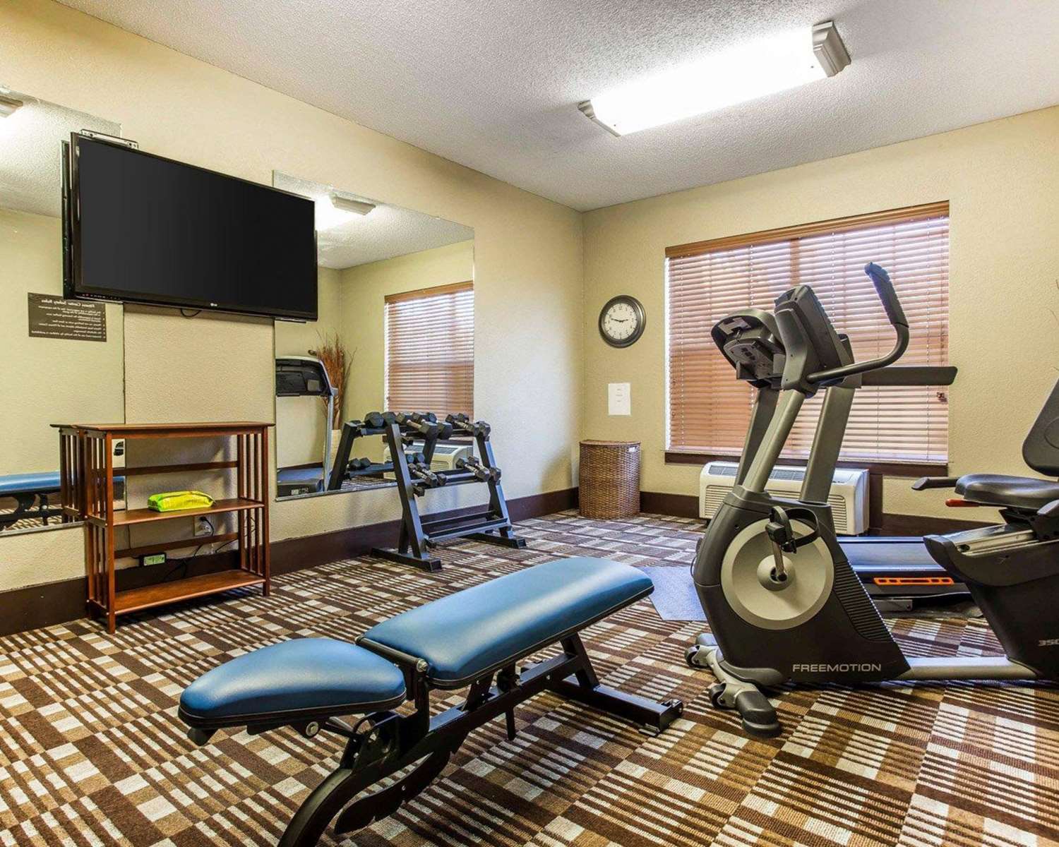 Comfort Inn & Suites Ballpark Area 6/16