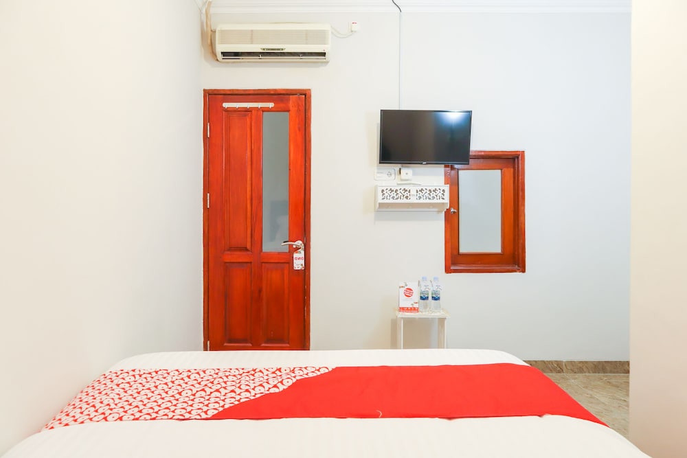 OYO 1519 Axl Residence 16/42