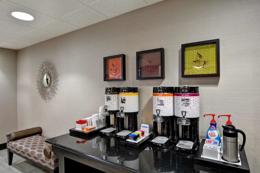 Hampton Inn State College 32/43
