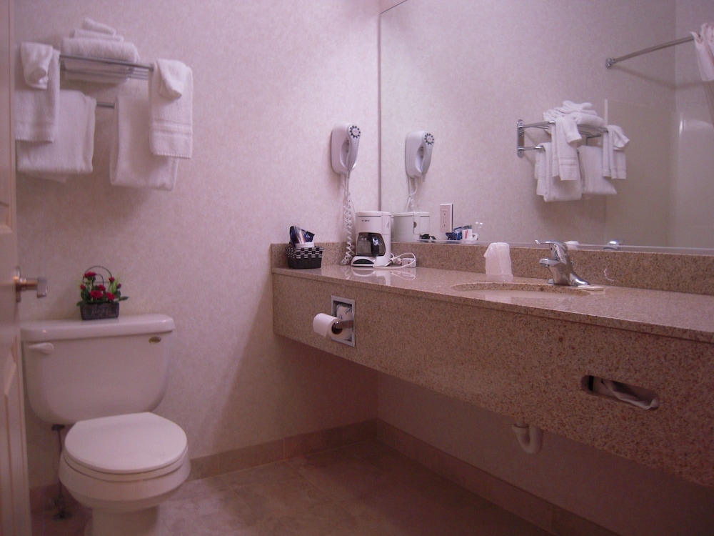 Super 8 by Wyndham Albany 47/51