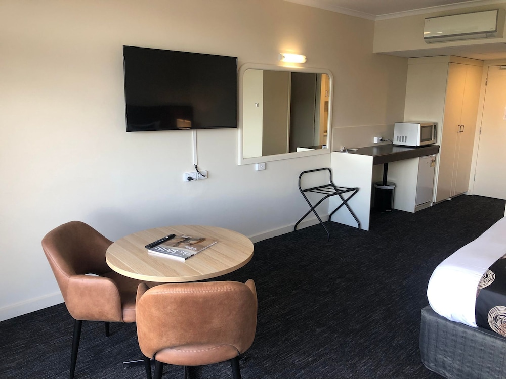 Mantra Meridien Adelaide 42/53