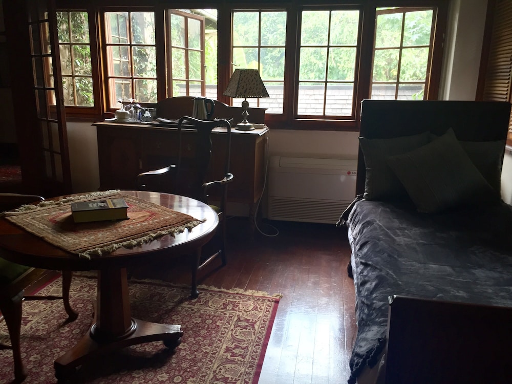 Foxwood House 25/50