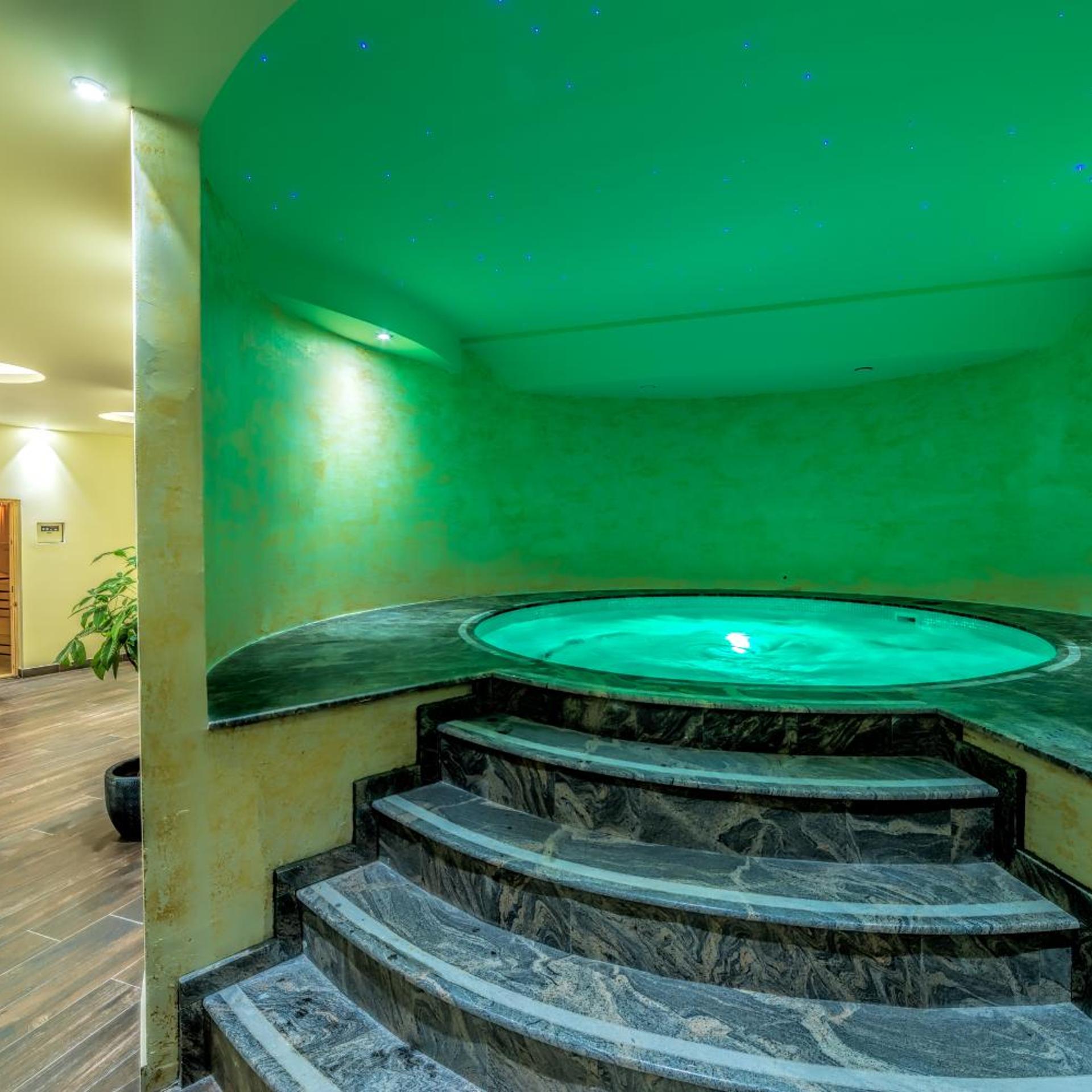 Unique Resort & Spa 24/50