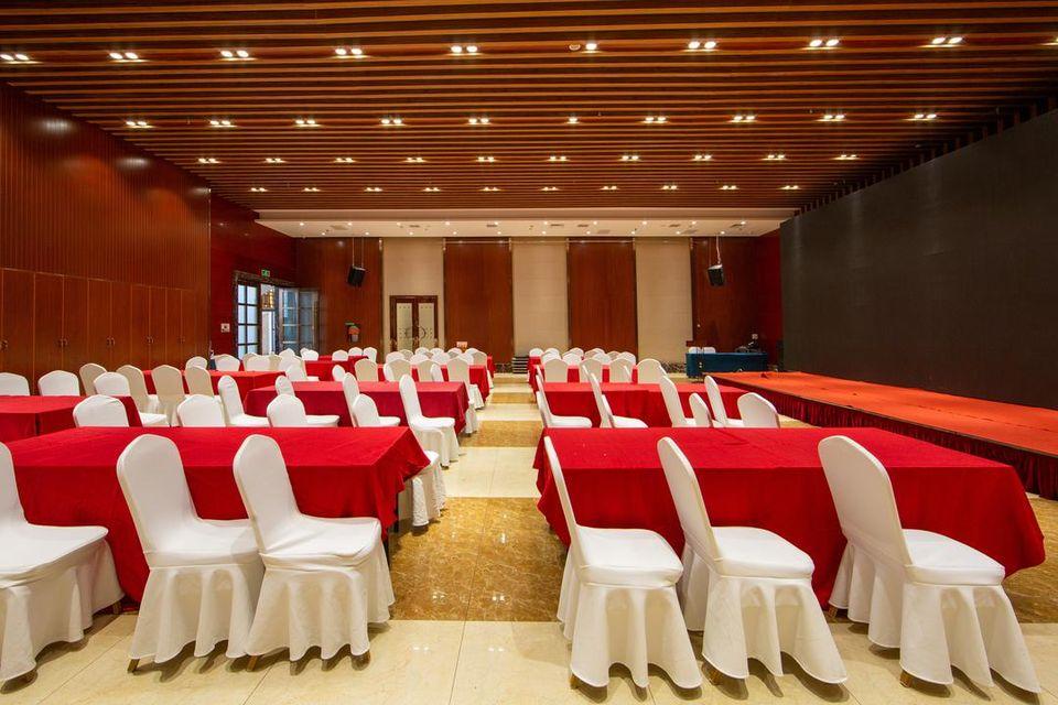 Huanghe Jingdu Conference Center 18/27