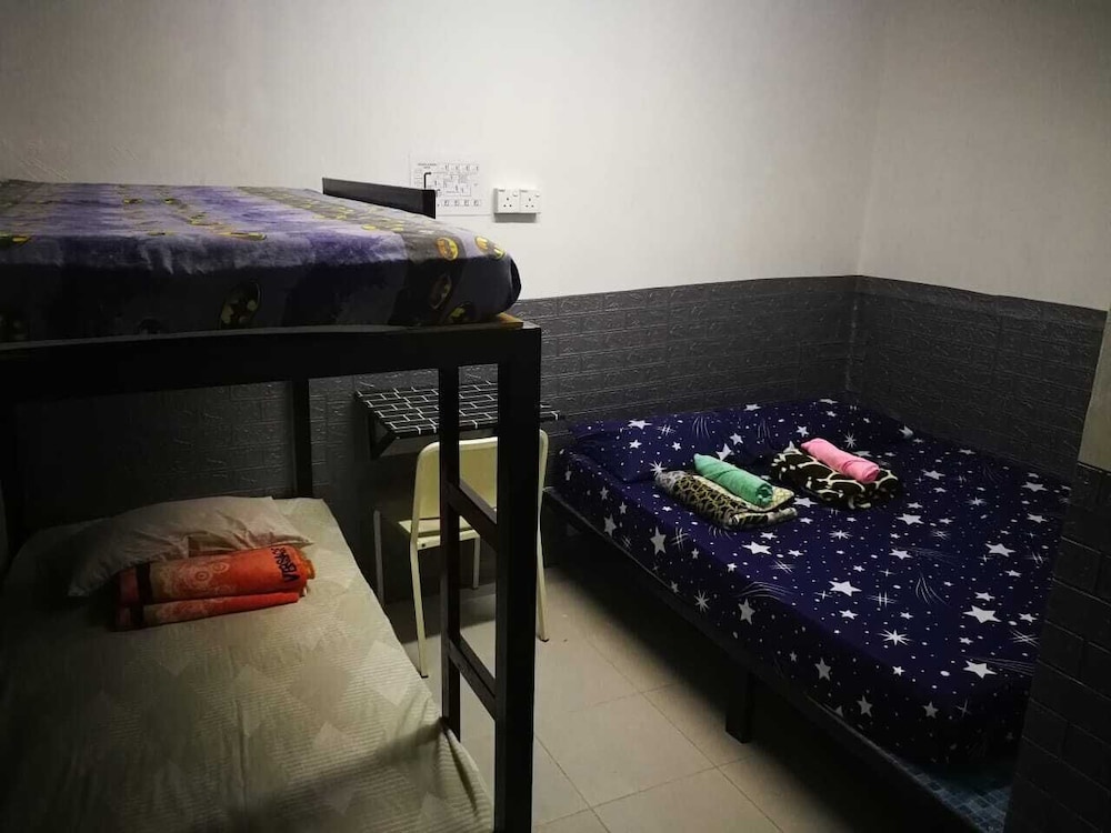 Kemaman Lodge & Cafe - Hostel 2/12