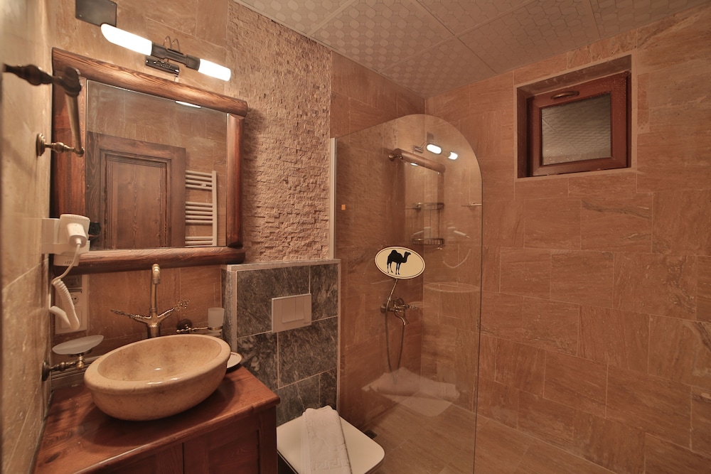 Caravanserai Inn Hotel 46/50