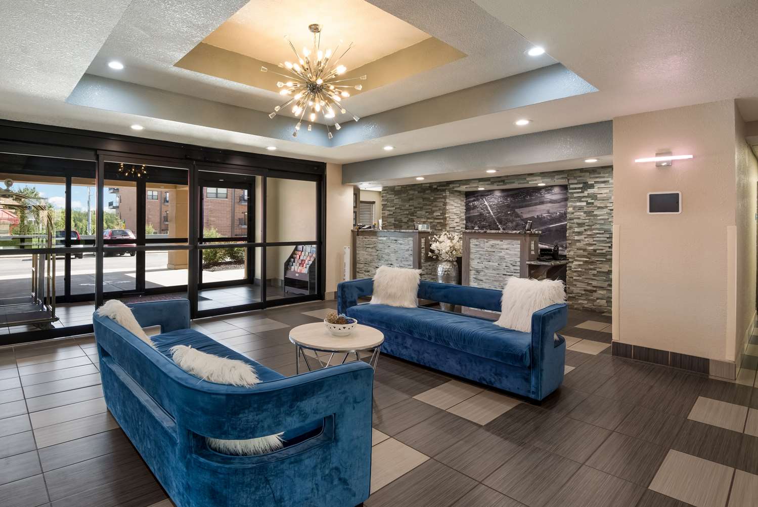 Lobby at SureStay Plus by Best Western Coralville Iowa City, CORALVILLE - IA