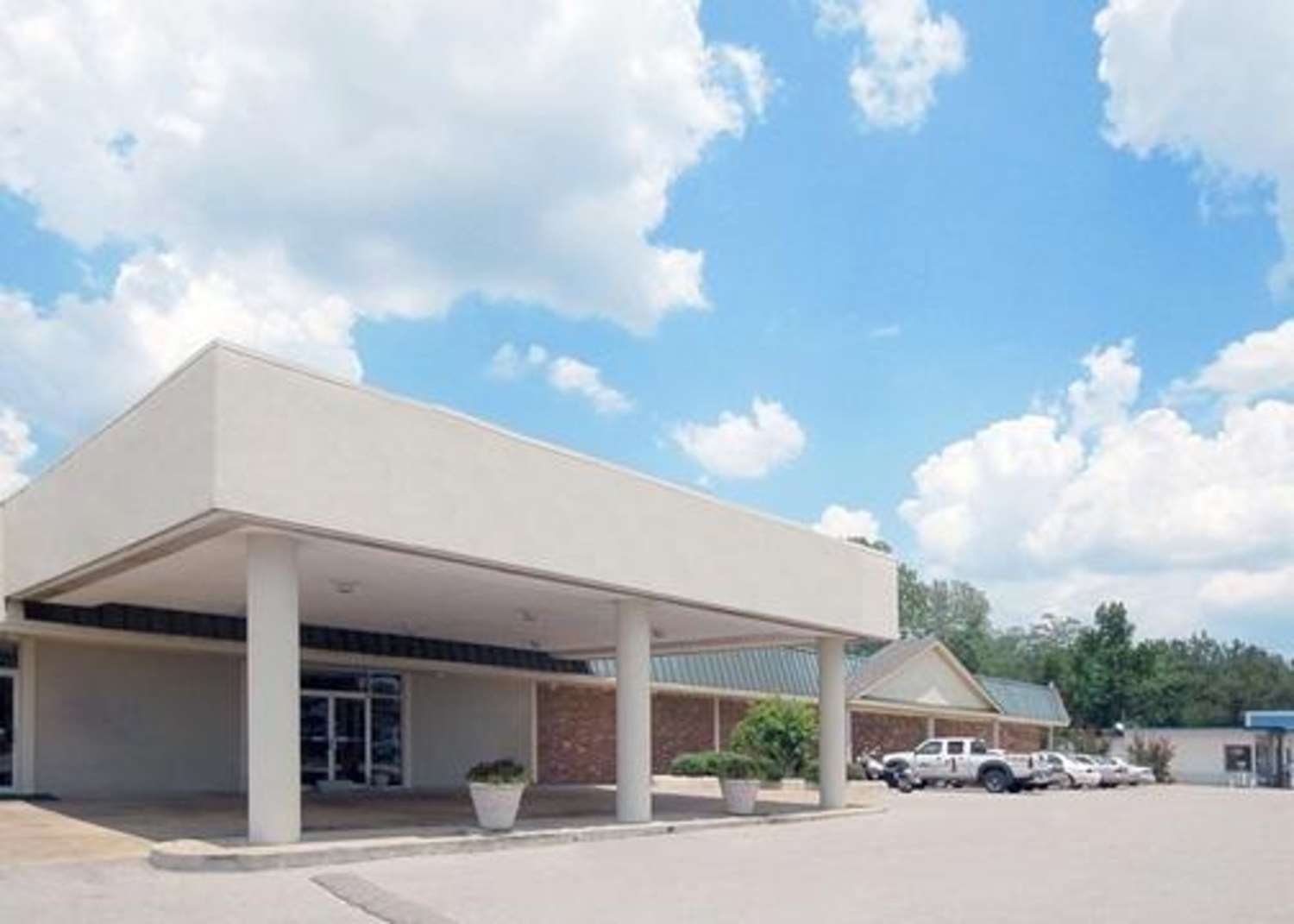Econo Lodge Corinth 2/22