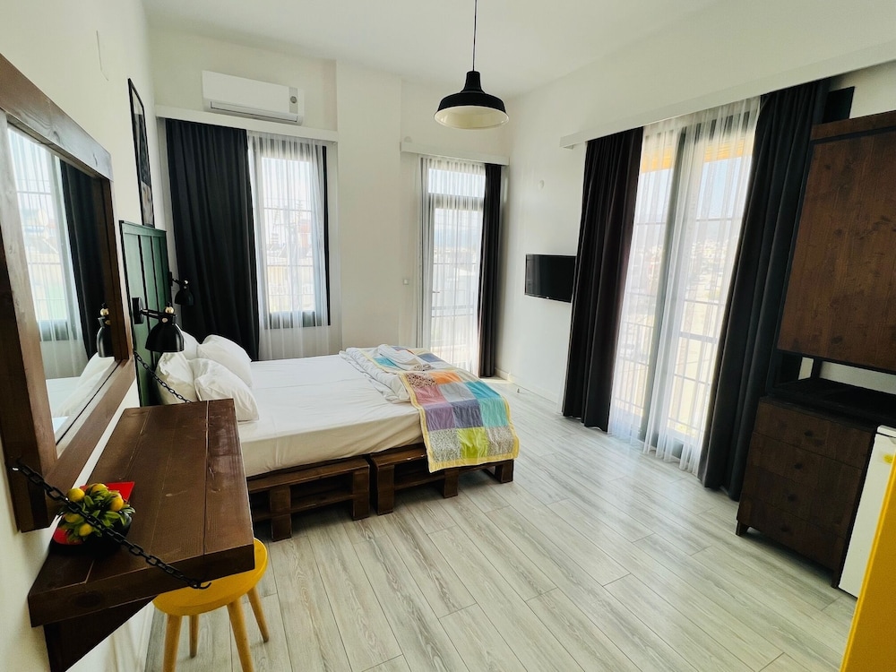 Limon Inn Hotel 17/60