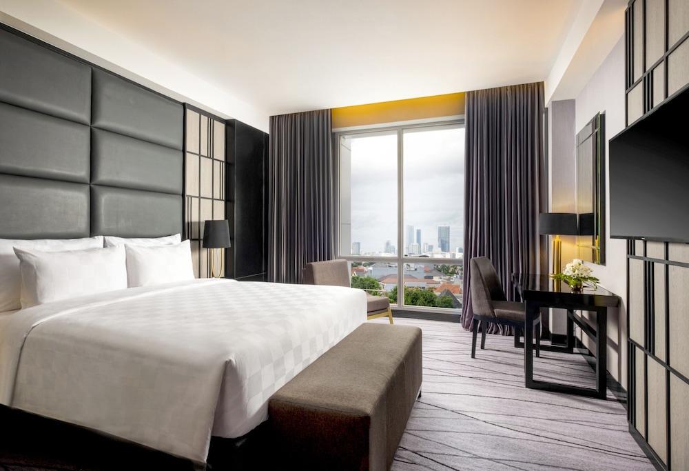 Grand Swiss-Belhotel Darmo 20/62