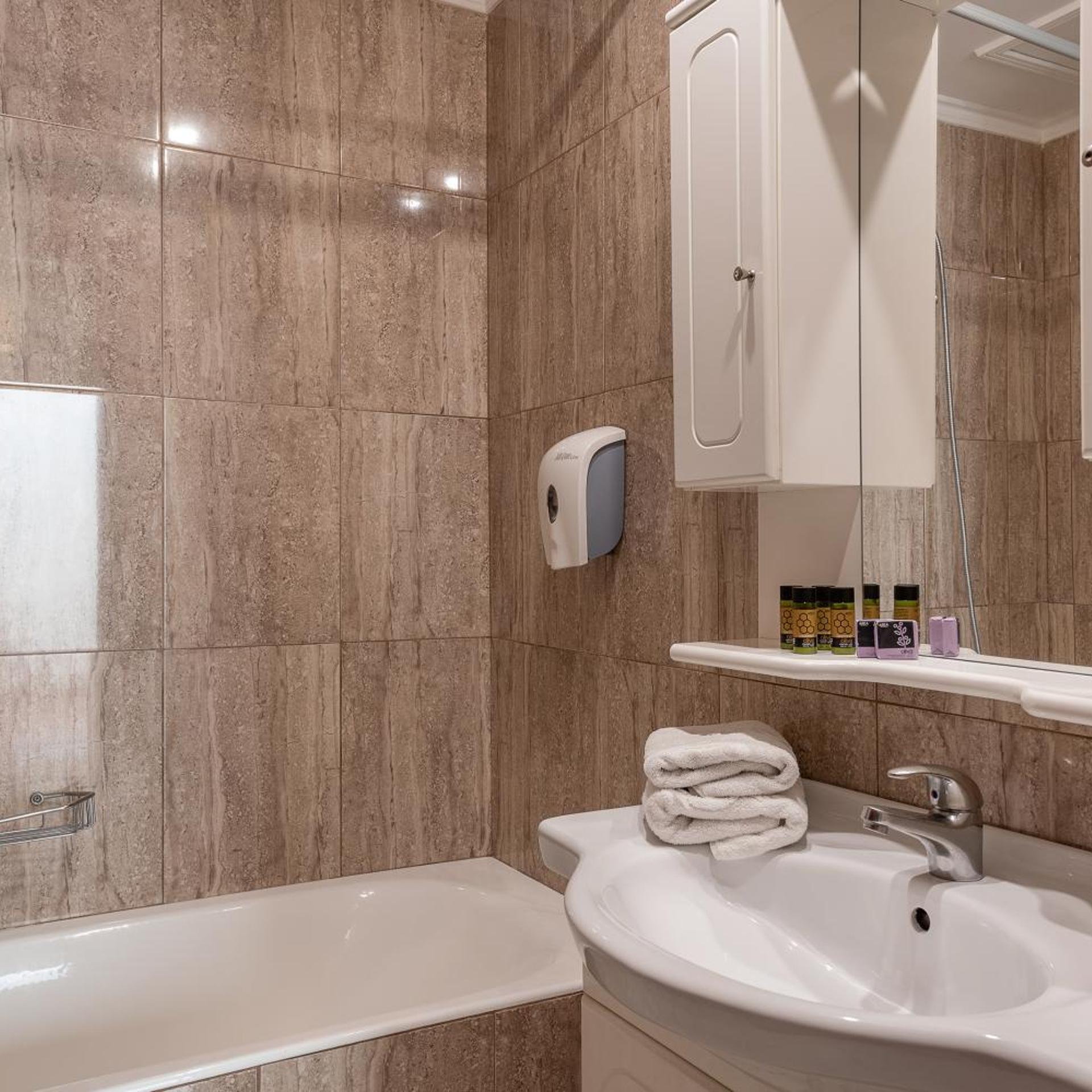 APARTMENT 2 BEDROOMS