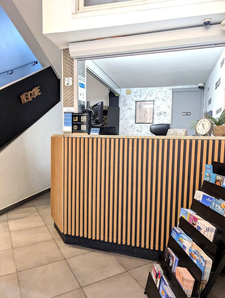 Hotel H33 4/50