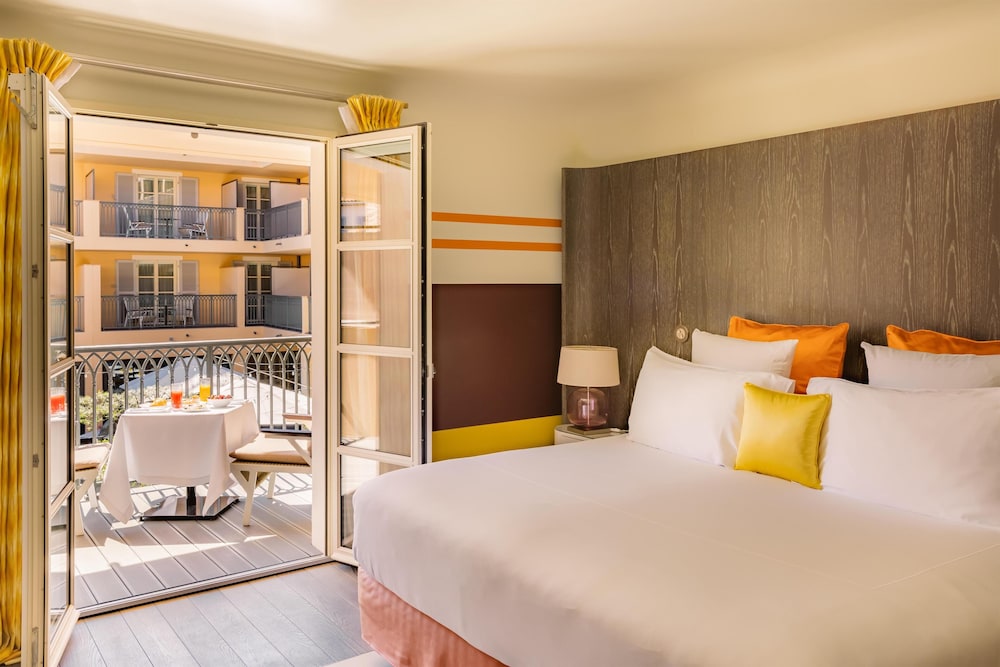 Room, Patio, Terrace, Paris Saint Tropez 4/10