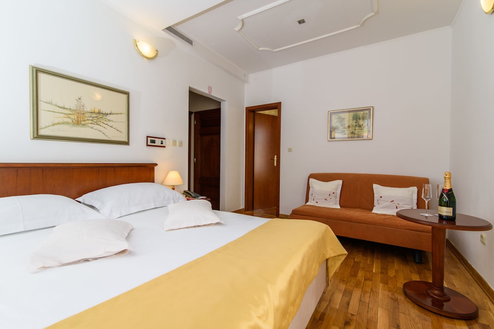 Hotel Vila Sikaa 21/77