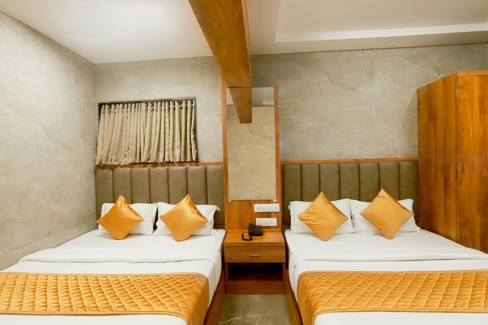 Hotel Karishma 10/26