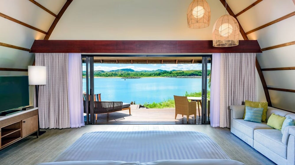 Royal, Lagoon, Bure, King Bed, Lagoon View