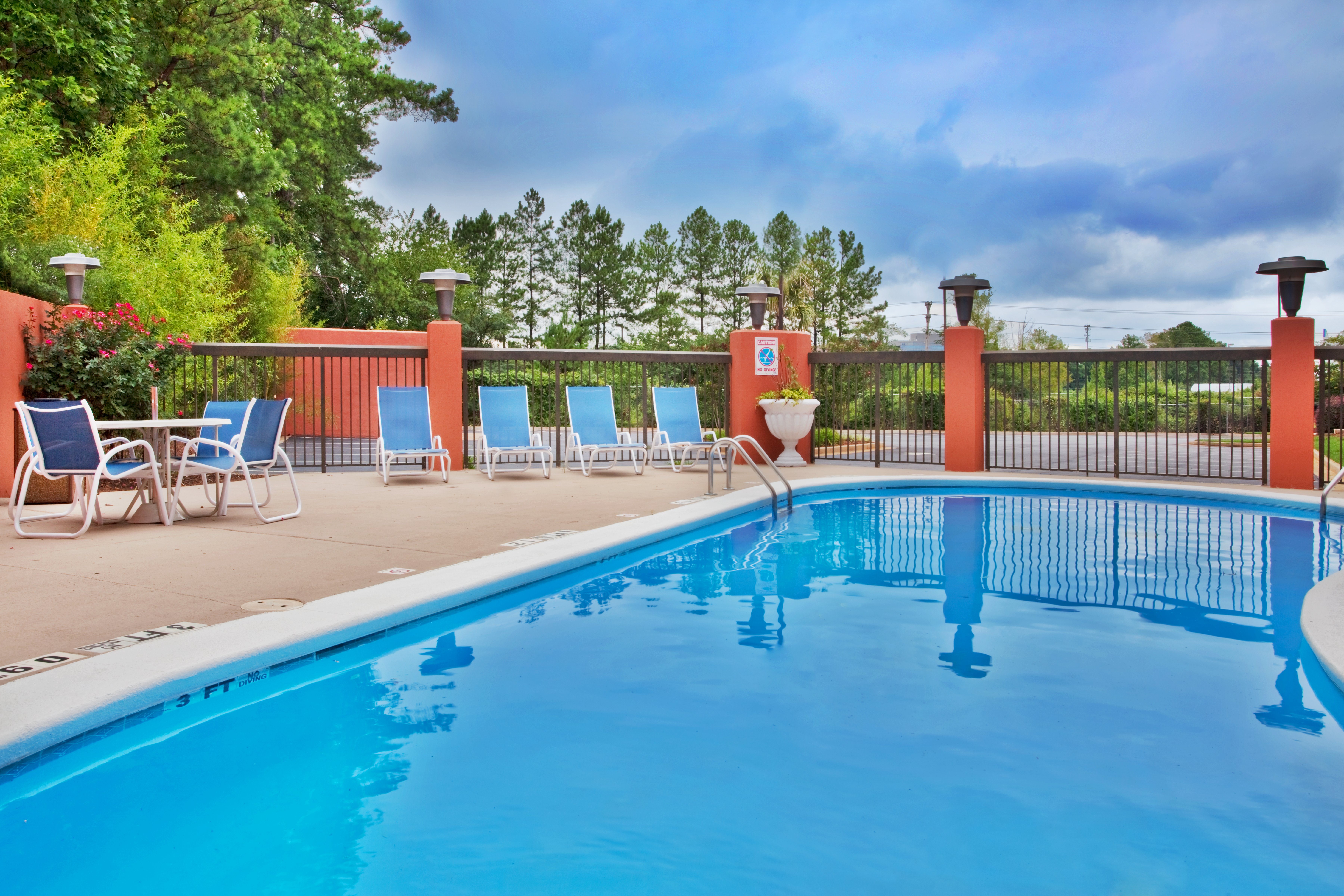 Holiday Inn Express Hotel Suites Lawrenceville 25/49