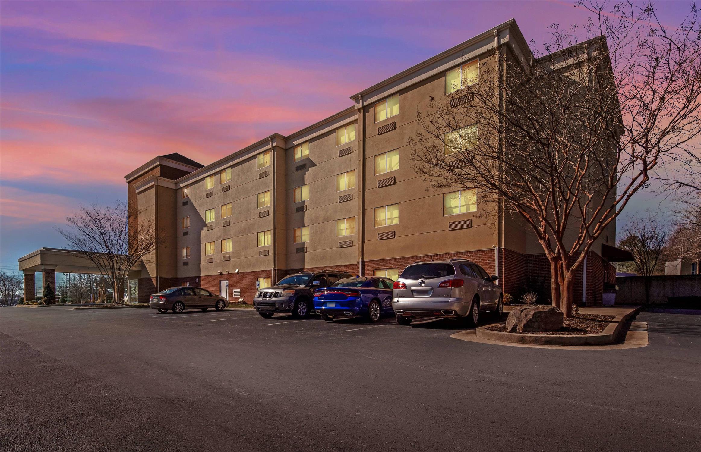 Comfort Suites Huntsville MidCity District at Research Park 18/19