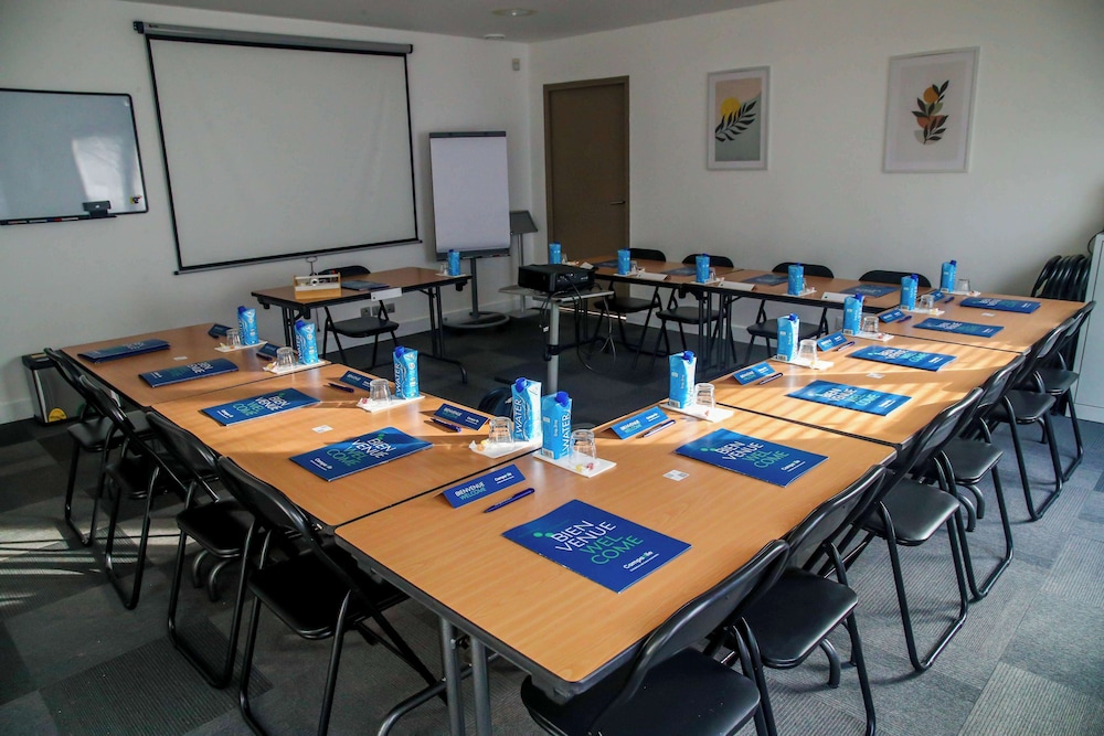 Hotel Campanile Montargis Amilly 56/64