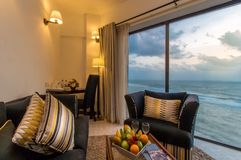 THE OCEAN COLOMBO 39/50
