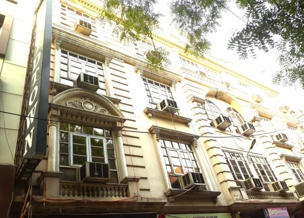 Oyo Rooms 760 Karol Bagh Metro Station 2/50