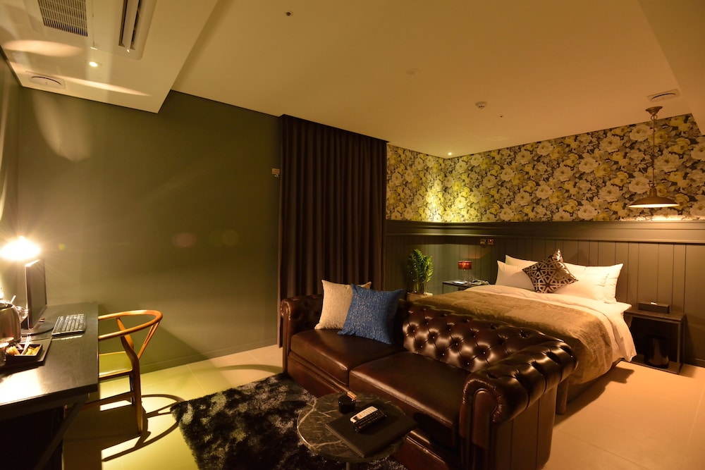 JB Design Hotel 16/77