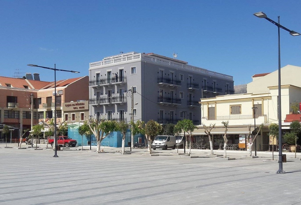 Aenos Hotel 52/62