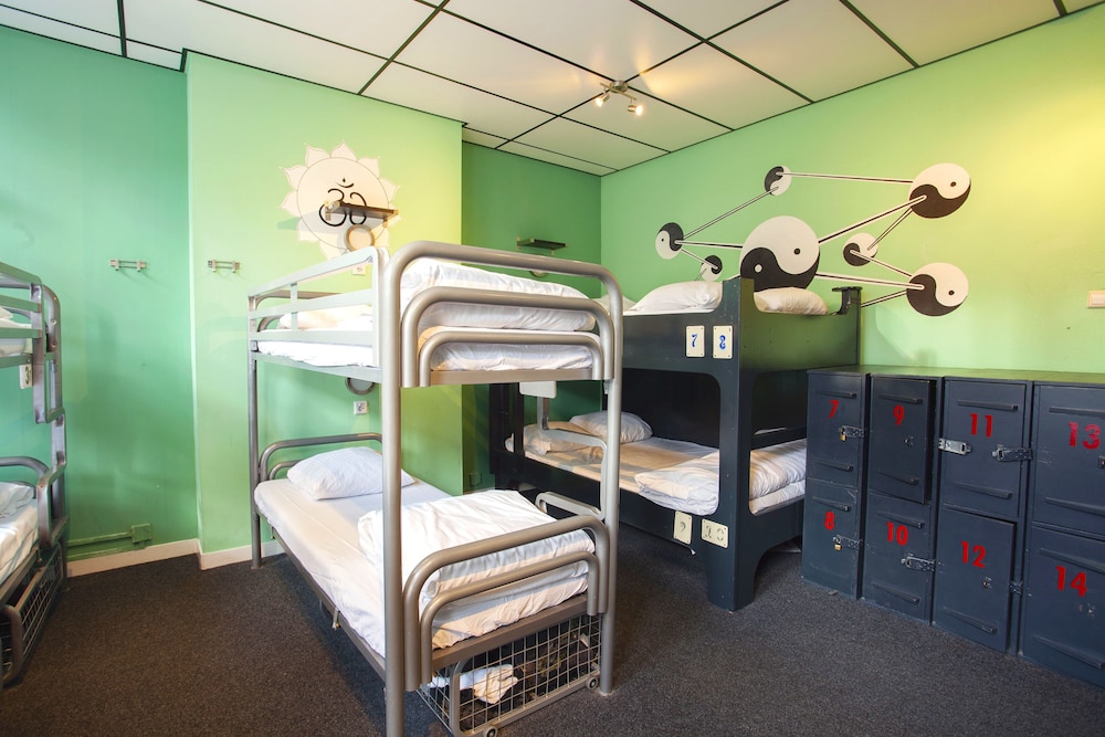 Flying Pigs Uptown Hostel Amsterdam 35/50