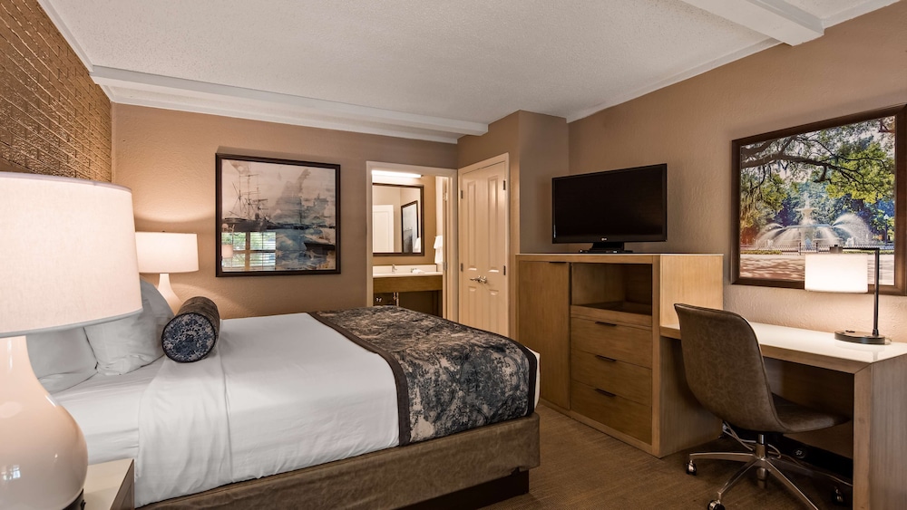 Best Western Savannah Historic District 10/38