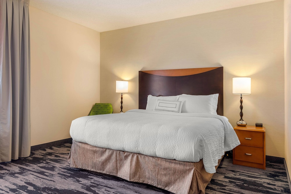 Fairfield Inn Suites Rockford 16/46