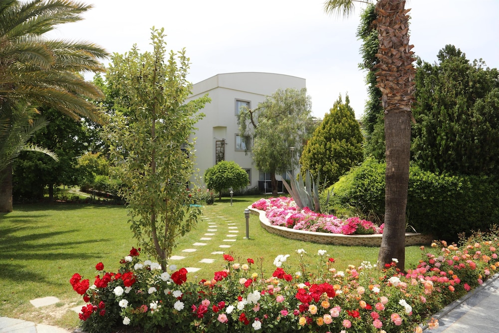 Palm Wings Beach Resort&Spa Kusadasi 28/50