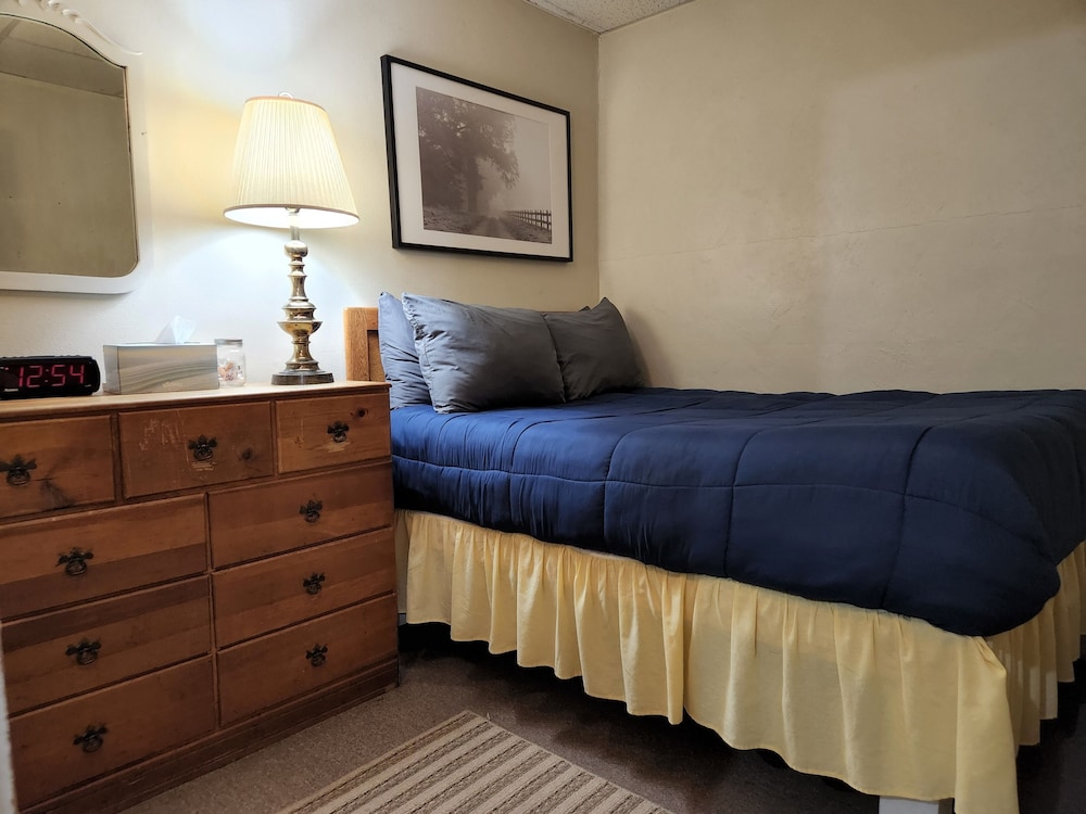 Inn the Clouds Hostel & Inn 46/75