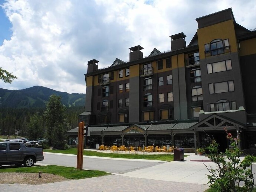 The Vintage Hotel 5/43