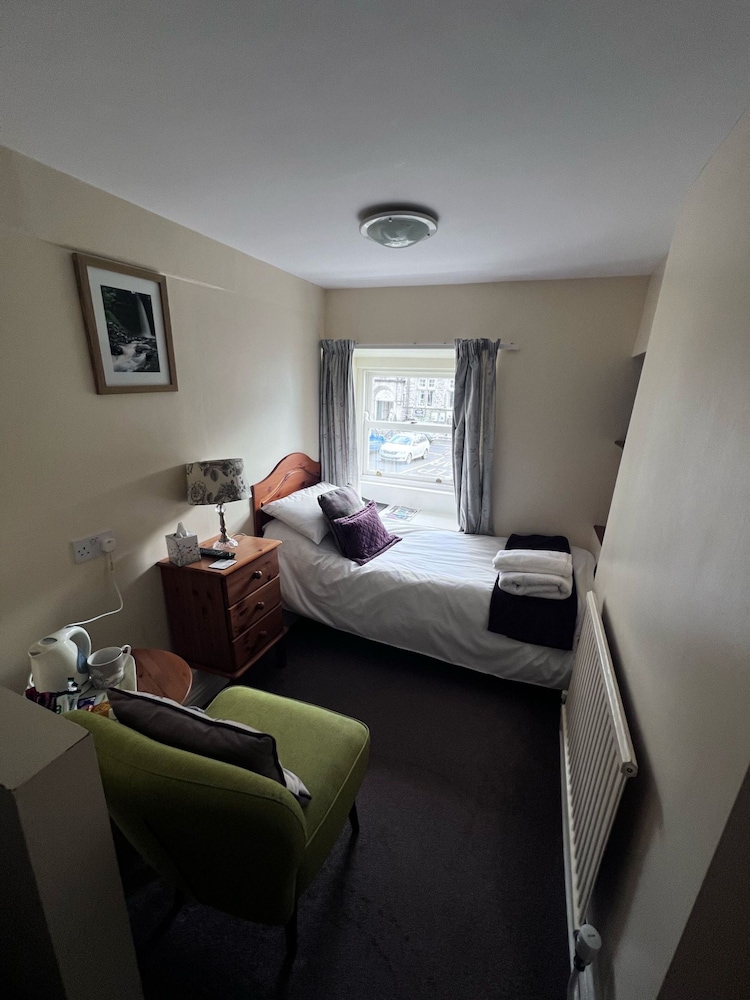 OYO Cocketts Hotel 20/24