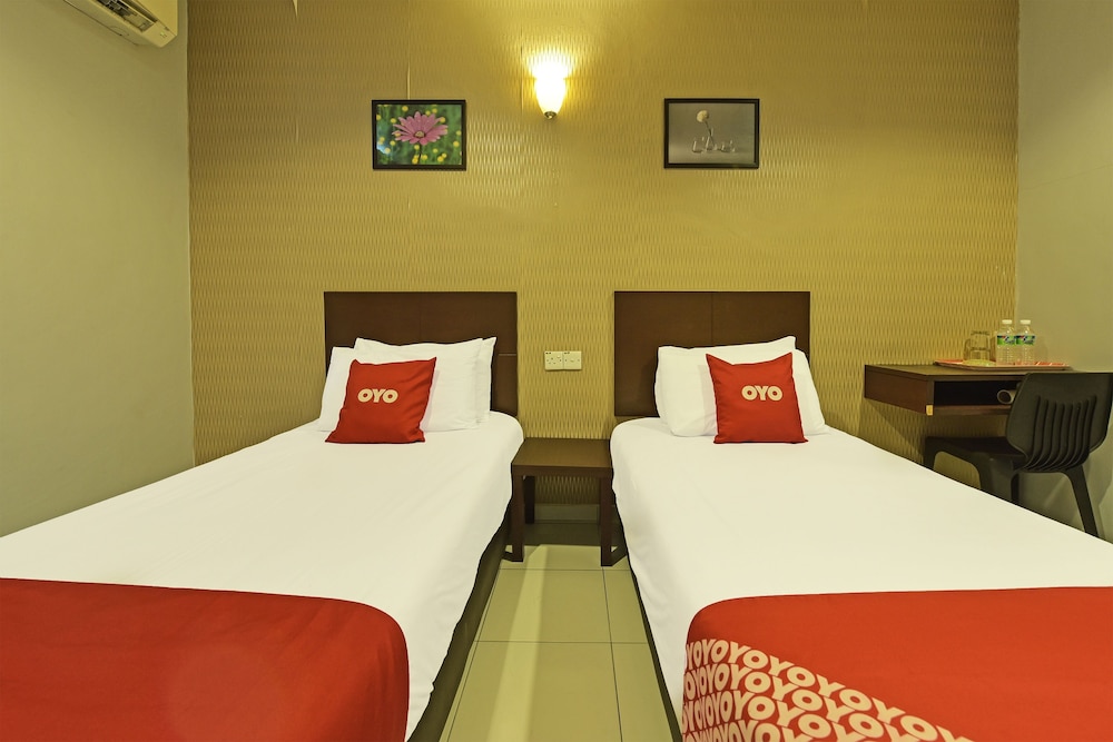 Hotel O M Three Hotel 36/55