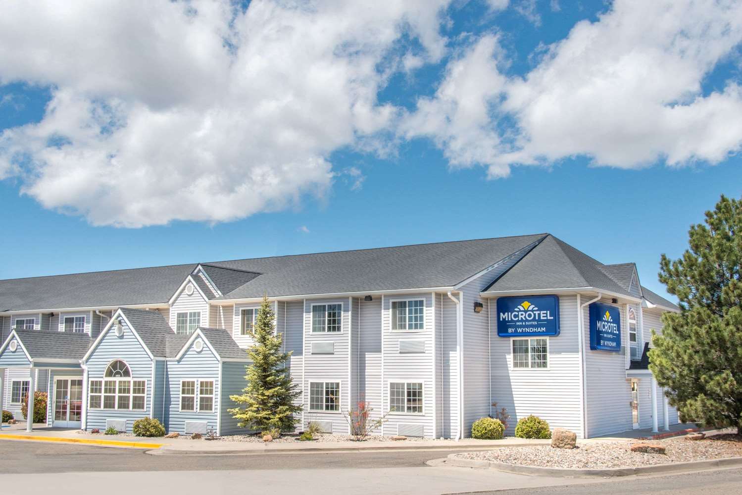 Microtel Inn & Suites by Wyndham Raton 2/21