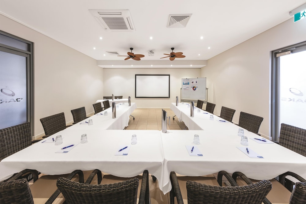Oaks Broome Hotel 38/48