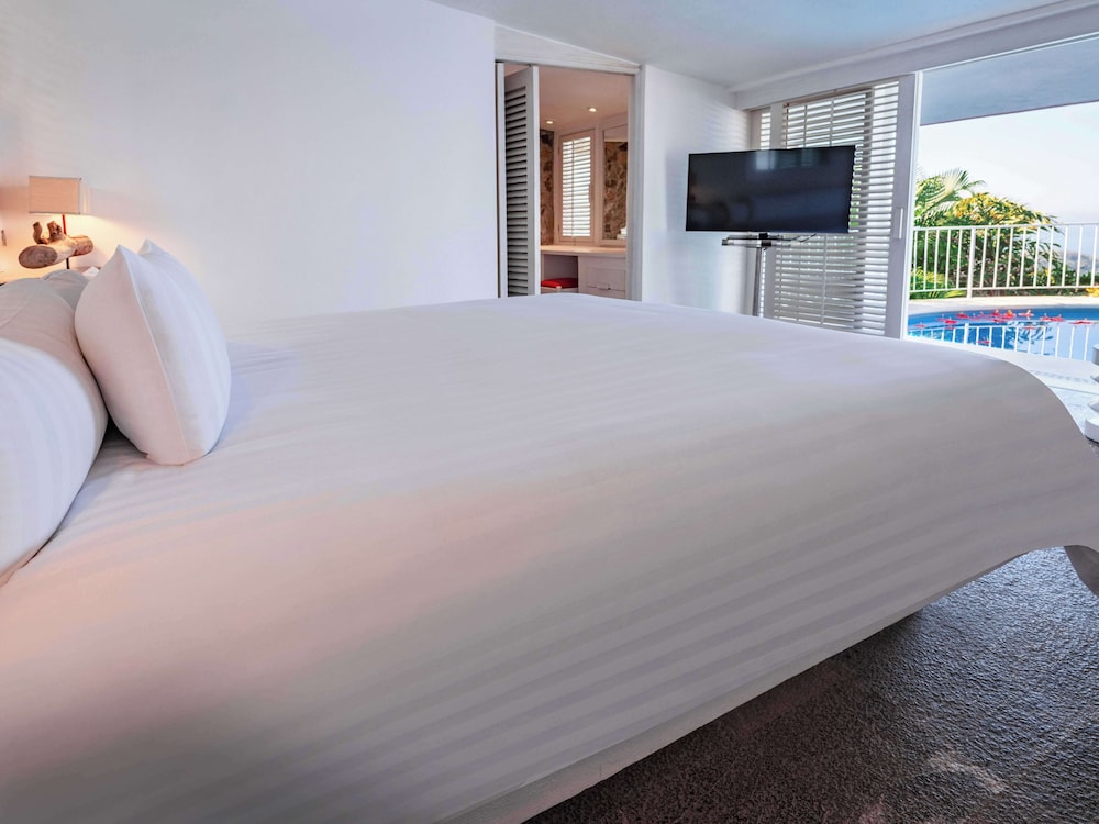 Master, Suite, King Bed, Private Pool