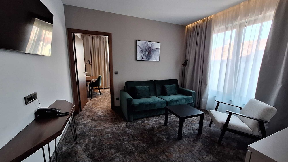 Hotel iNova 33/50