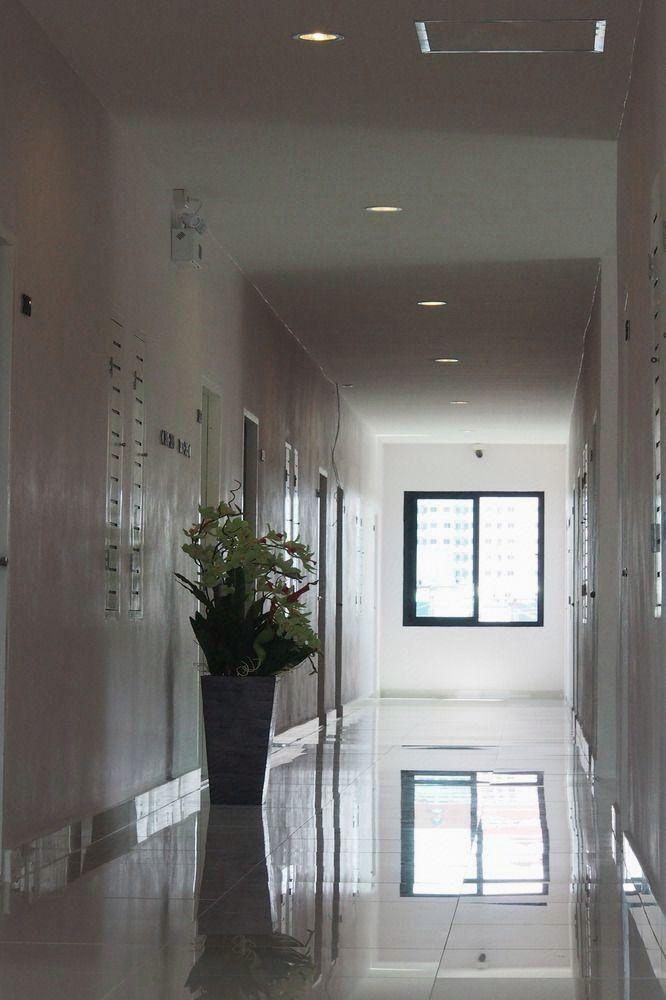 Kawana Hotel 42/43