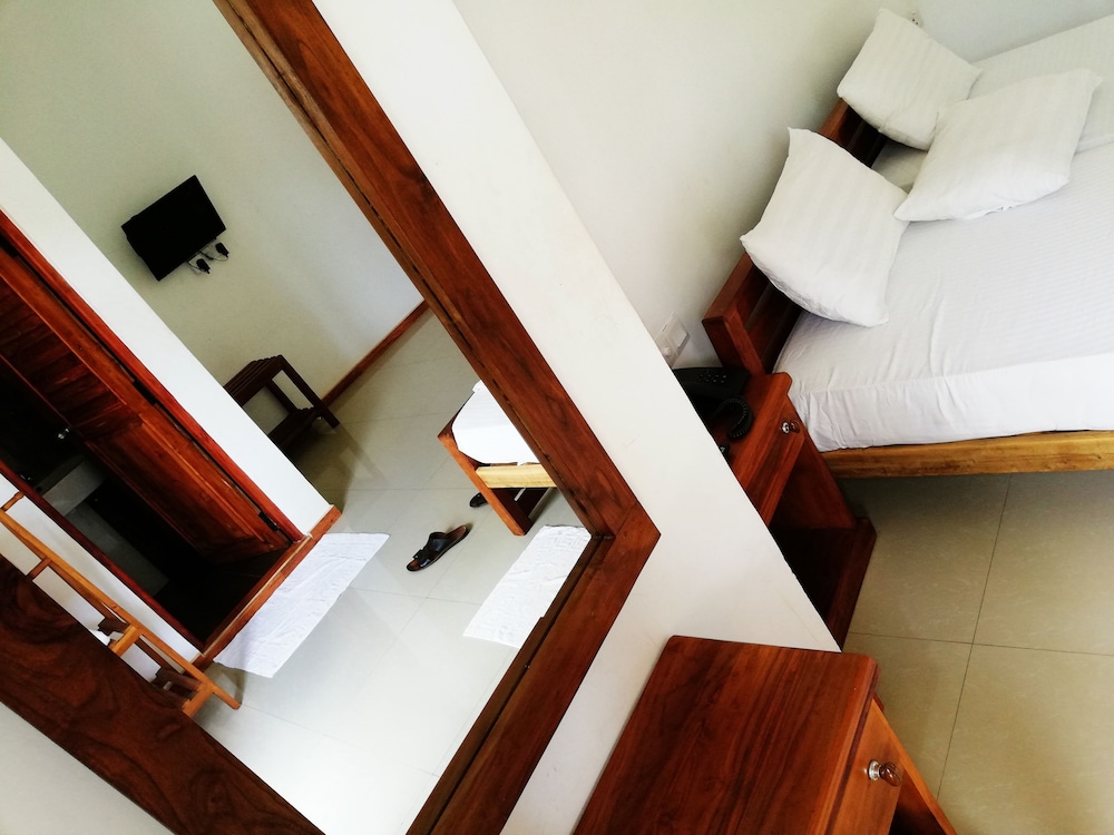 Rajarata Lodge 11/50